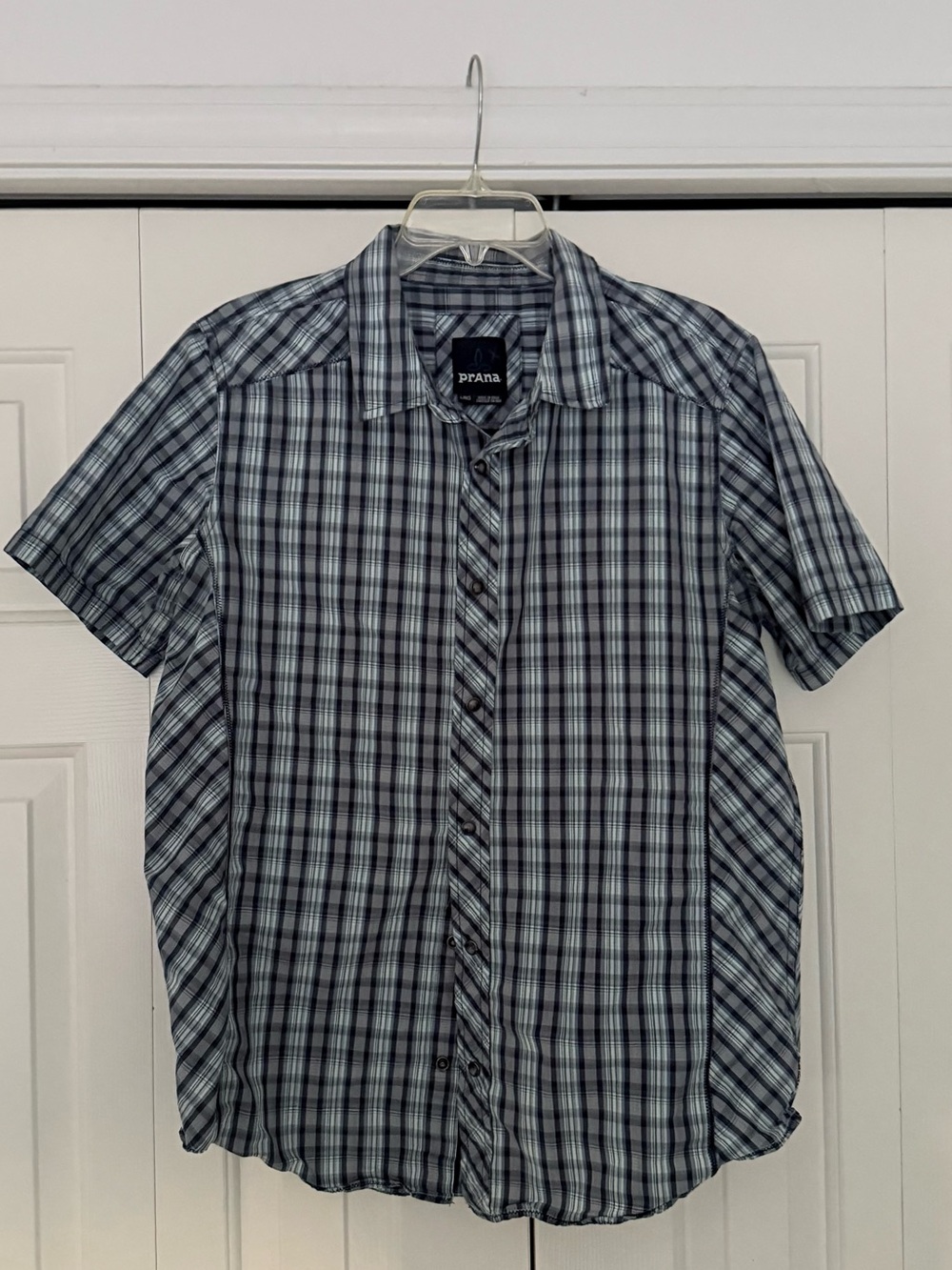 Prana Men's Short-Sleeve Plaid Button-Down Shirt - Blue and Gray Tones. #0066